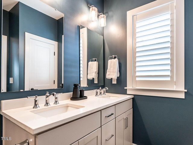 1610 Draper View Loop 101, Raleigh, NC 27608