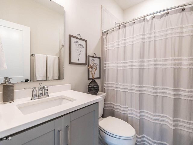 1610 Draper View Loop 101, Raleigh, NC 27608