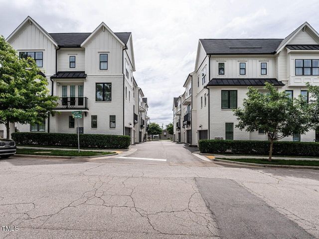 1610 Draper View Loop 101, Raleigh, NC 27608