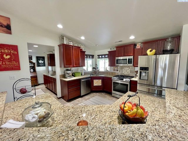 223108 E Perkins Road, Kennewick, WA 99337