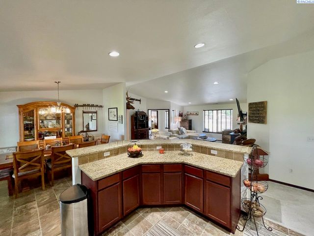 223108 E Perkins Road, Kennewick, WA 99337