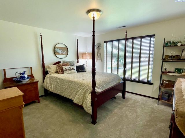 223108 E Perkins Road, Kennewick, WA 99337