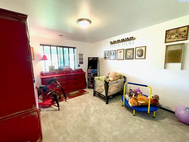 223108 E Perkins Road, Kennewick, WA 99337