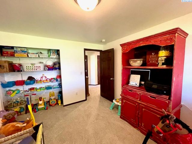 223108 E Perkins Road, Kennewick, WA 99337