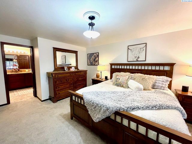 223108 E Perkins Road, Kennewick, WA 99337