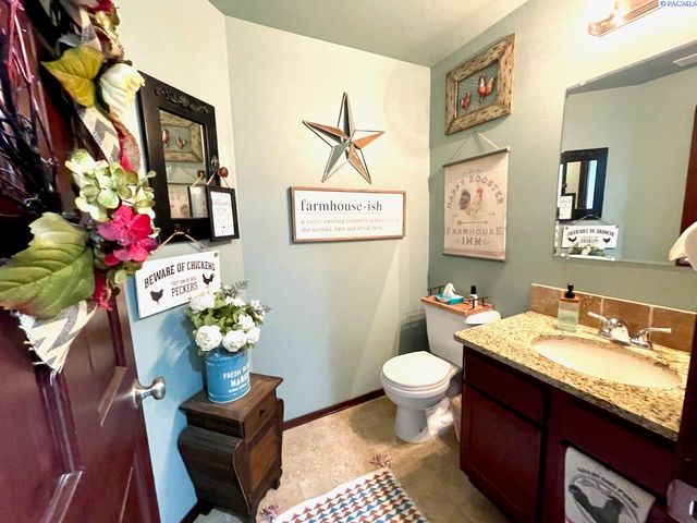 223108 E Perkins Road, Kennewick, WA 99337