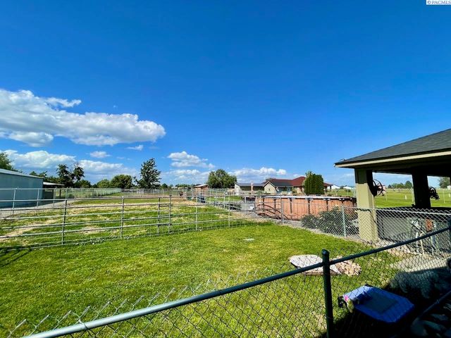223108 E Perkins Road, Kennewick, WA 99337
