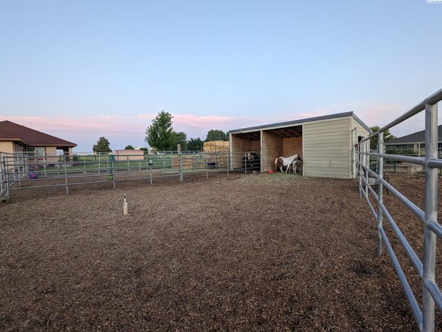 223108 E Perkins Road, Kennewick, WA 99337