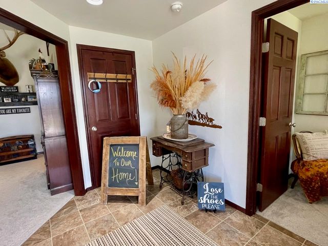 223108 E Perkins Road, Kennewick, WA 99337