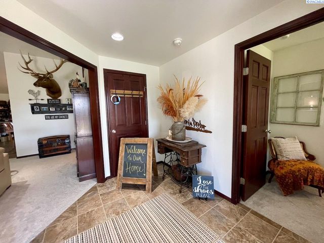 223108 E Perkins Road, Kennewick, WA 99337