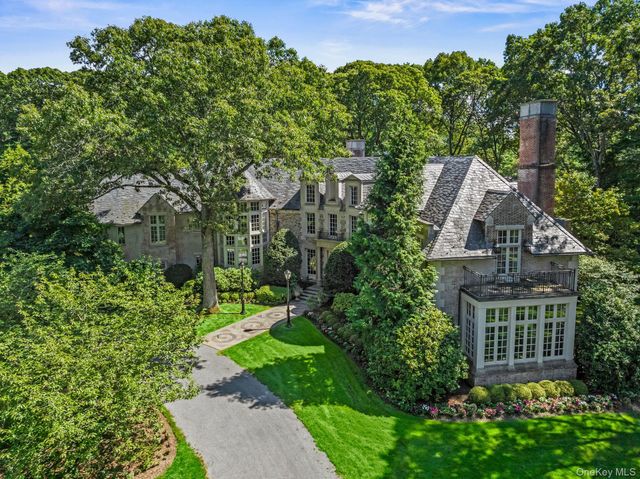 4 Red Fox Lane, Upper Brookville, NY 11545