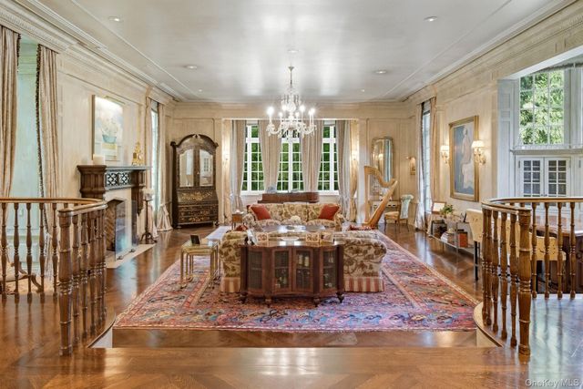 4 Red Fox Lane, Upper Brookville, NY 11545