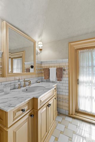 4 Red Fox Lane, Upper Brookville, NY 11545