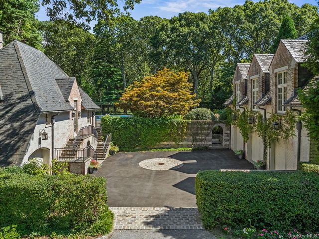 4 Red Fox Lane, Upper Brookville, NY 11545