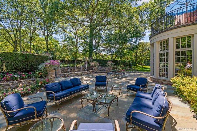 4 Red Fox Lane, Upper Brookville, NY 11545