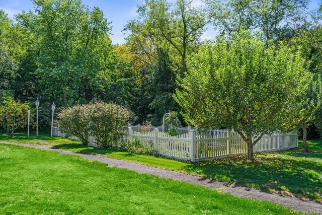 4 Red Fox Lane, Upper Brookville, NY 11545