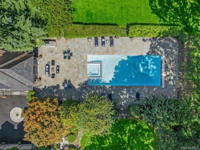 4 Red Fox Lane, Upper Brookville, NY 11545