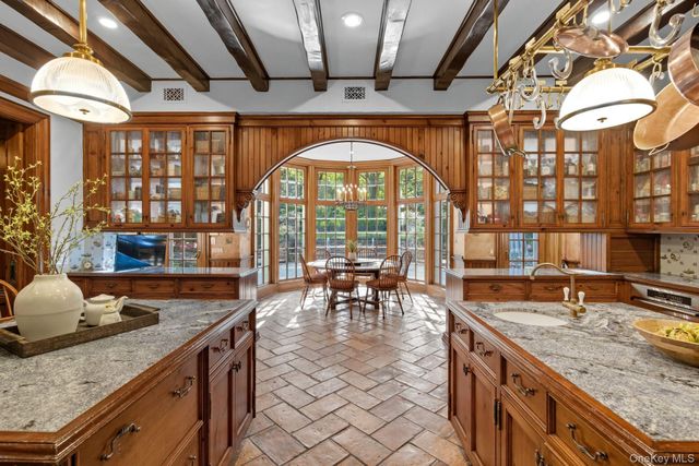 4 Red Fox Lane, Upper Brookville, NY 11545