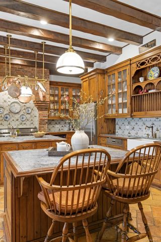 4 Red Fox Lane, Upper Brookville, NY 11545