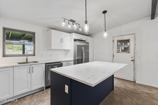 1620 W ROESER Road, Phoenix, AZ 85041
