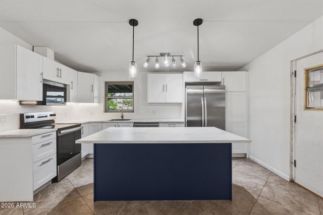 1620 W ROESER Road, Phoenix, AZ 85041