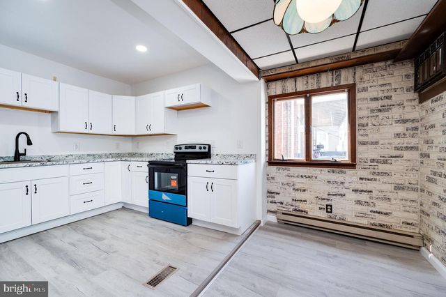 1228 LINDEN ST, Reading, PA 19604