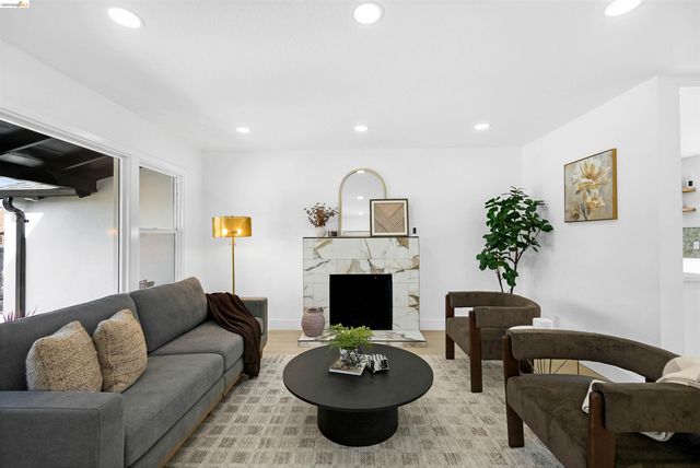 16826 Bar Ave, San Lorenzo, CA 94580