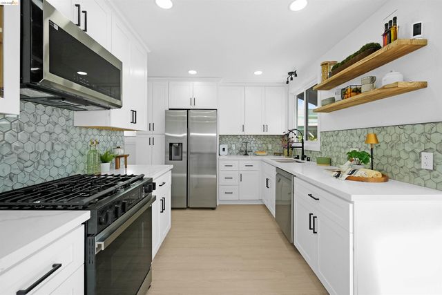 16826 Bar Ave, San Lorenzo, CA 94580