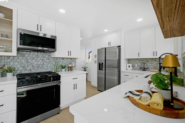 16826 Bar Ave, San Lorenzo, CA 94580