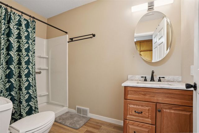 520 S Oak Park Avenue, Colfax, IA 50054