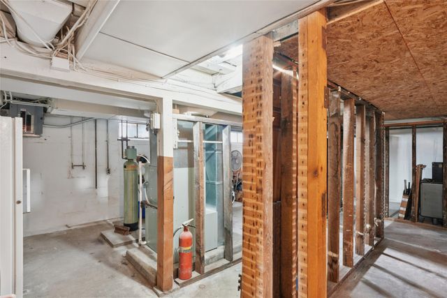 520 S Oak Park Avenue, Colfax, IA 50054