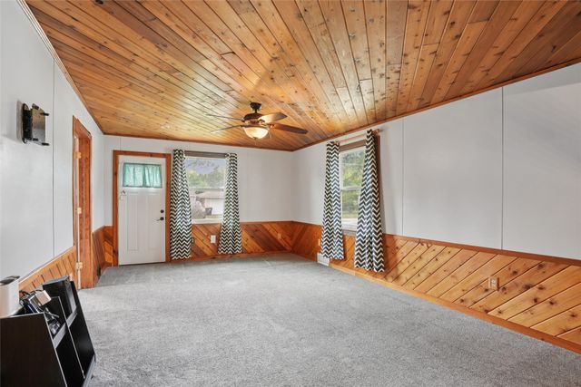 520 S Oak Park Avenue, Colfax, IA 50054