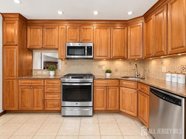 400 McDowell Drive, East Brunswick, NJ 08816