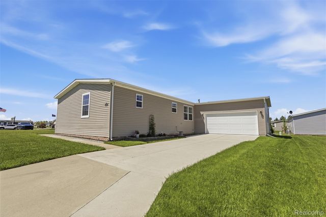 11112 Hickory Tree Court, Green Oak Township, MI 48178