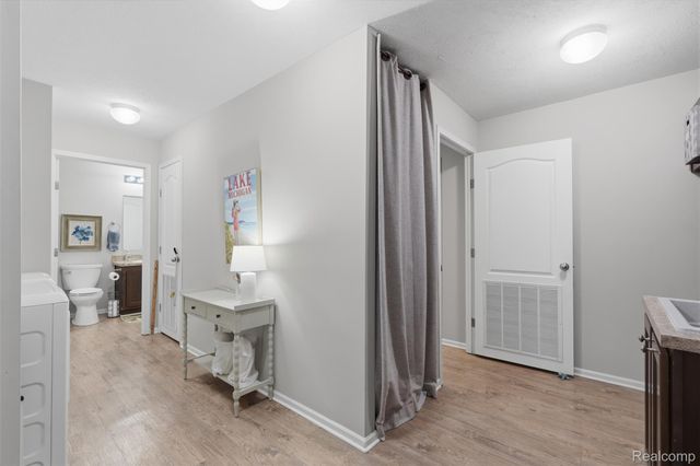 11112 Hickory Tree Court, Green Oak Township, MI 48178
