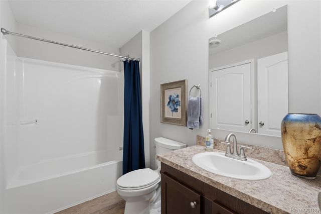 11112 Hickory Tree Court, Green Oak Township, MI 48178