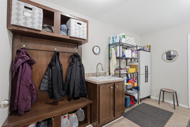 11112 Hickory Tree Court, Green Oak Township, MI 48178