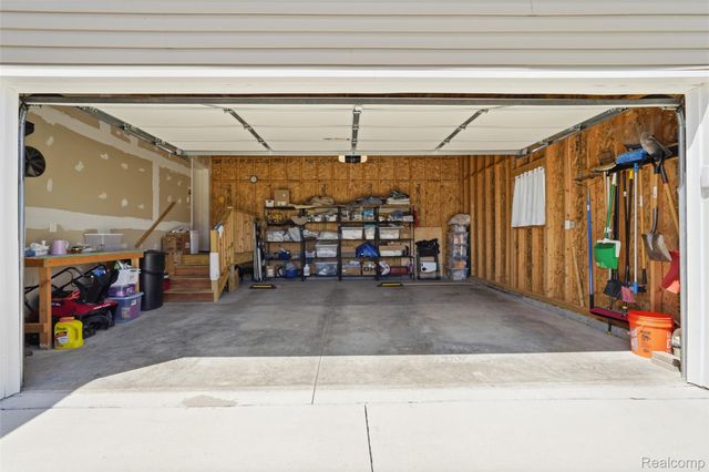 11112 Hickory Tree Court, Green Oak Township, MI 48178