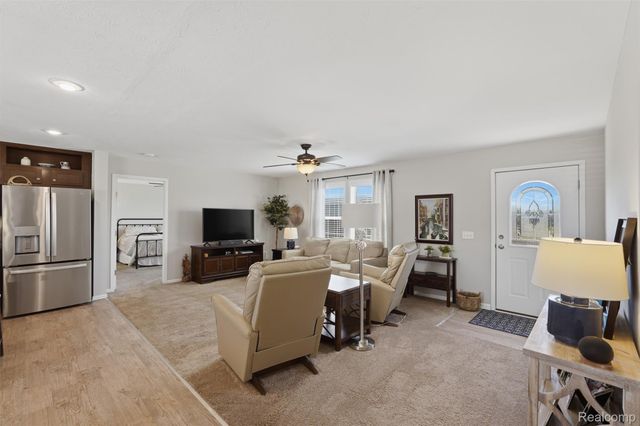 11112 Hickory Tree Court, Green Oak Township, MI 48178