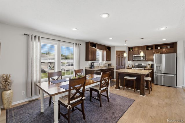 11112 Hickory Tree Court, Green Oak Township, MI 48178