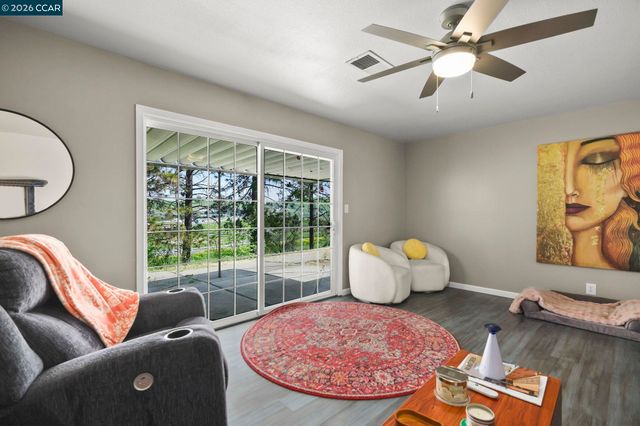 3922 Bayview Circle, Concord, CA 94520