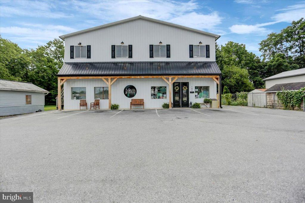 140 W ORANGE ST, Shippensburg, PA 17257