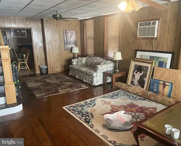 1019 YATES AVE, Marcus Hook, PA 19061
