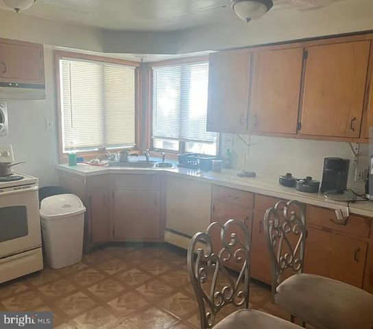 1019 YATES AVE, Marcus Hook, PA 19061