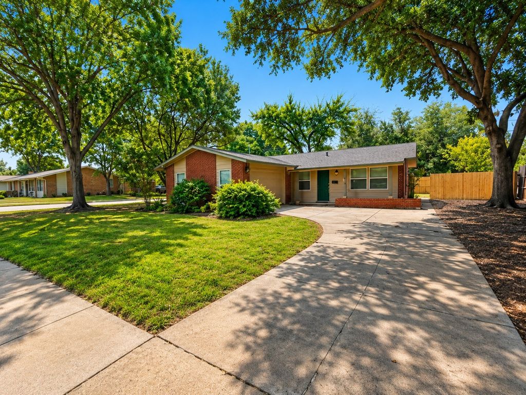 901 Melrose Drive, Richardson, TX 75080