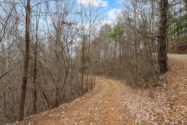 391 Airport RD, Riner, VA 24149