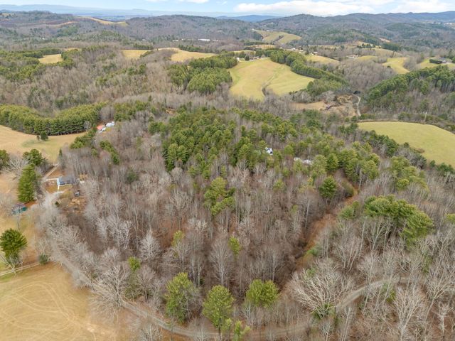 391 Airport RD, Riner, VA 24149