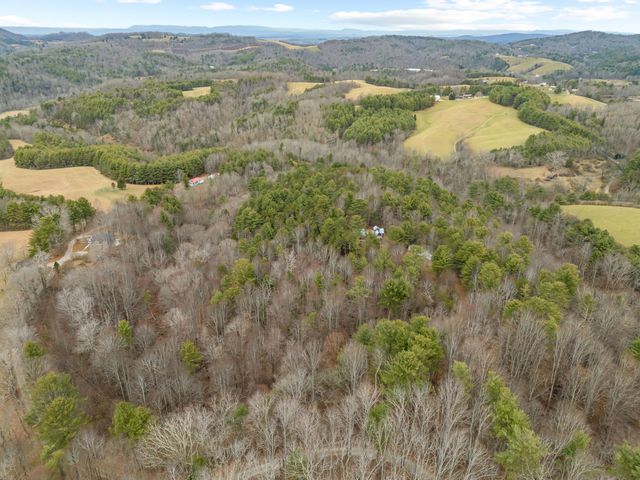 391 Airport RD, Riner, VA 24149