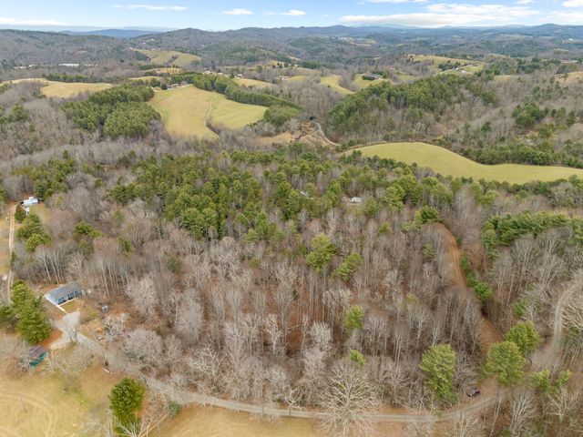 391 Airport RD, Riner, VA 24149