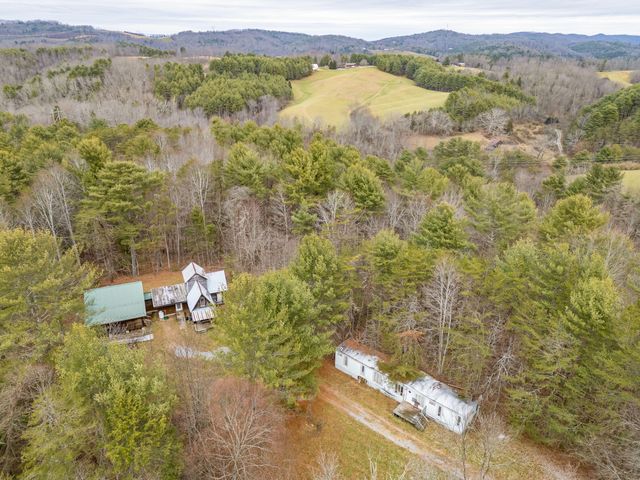 391 Airport RD, Riner, VA 24149